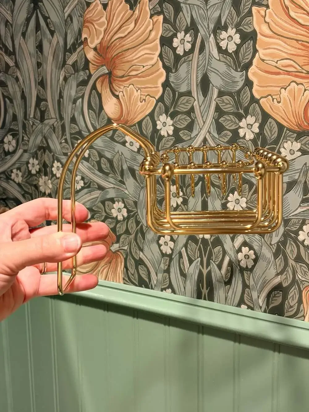 Kingston Brass Vintage 7-Inch Clawfoot Tub Hanging Soap and Sponge Holder